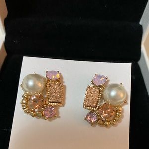 ‼️5/20‼️goldtone with pearls and rhinestones studs